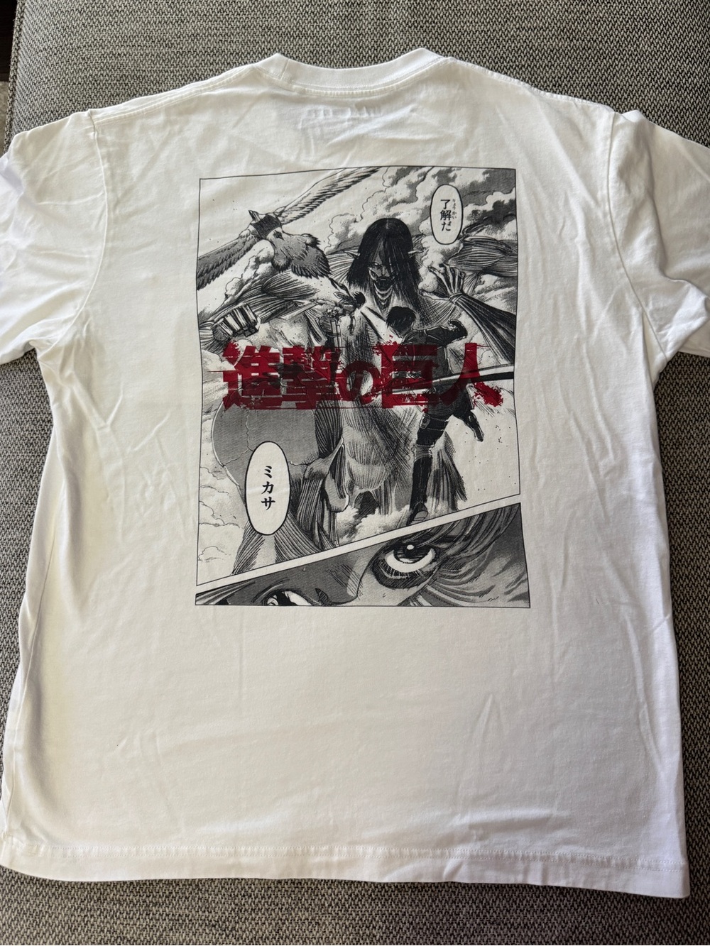 Uniqlo White Graphic Tee with Red & Black Manga Panel - X attack on Titan UT (M)